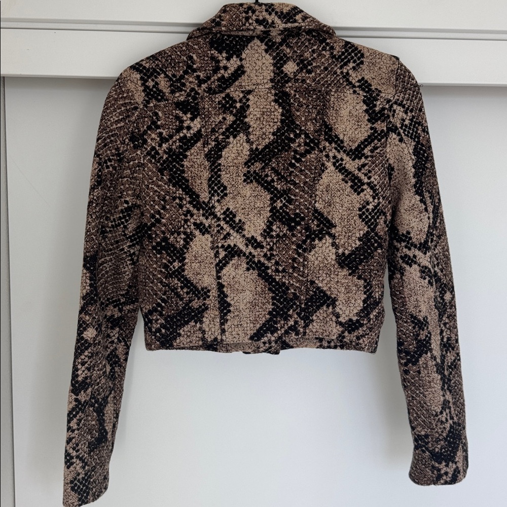Snake Print Cropped Jacket - Picture 5 of 5